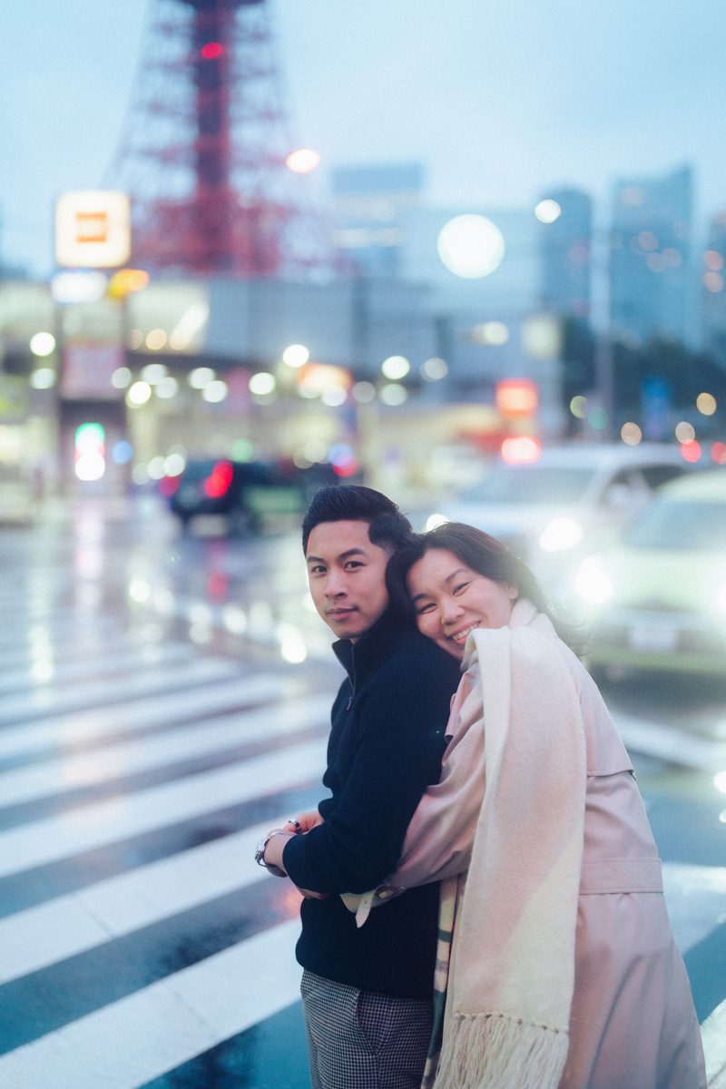 A couple in the rain in Tokyo