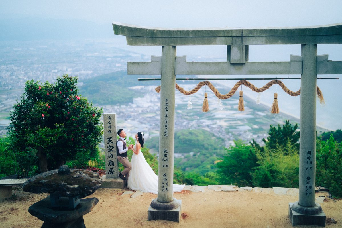 A pre-wedding shoot at a shrine in Shikoku
